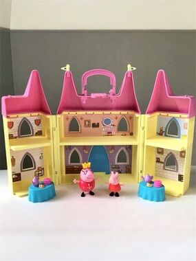 Peppa Pig Princess Castle Folding Dollhouse Playset Figures Tables Vintage 2003